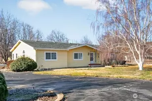 2305 Cherry Blossom Dr, Ephrata, WA 98823 - Photo 1