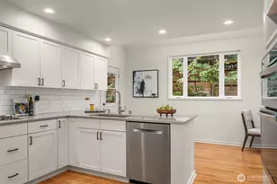 2706 E Helen St, Seattle, WA 98112 - Photo 12