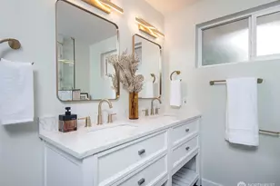 4201 NE 115th St, Seattle, WA 98125 - Photo 18