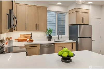 105 NW 39th Street #D, Seattle, WA 98107 - Photo 14