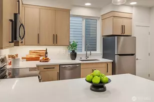 105 NW 39th St, Seattle, WA 98107 - Photo 14