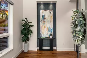 8260 SE 31st St, Mercer Island, WA 98040 - Photo 2