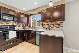 624 217th St SW, Bothell, WA 98021 - Photo 10