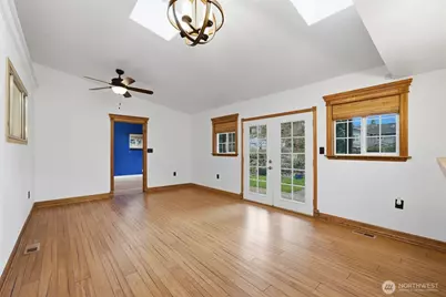 14056 23rd Place NE, Seattle, WA 98125 - Photo 10