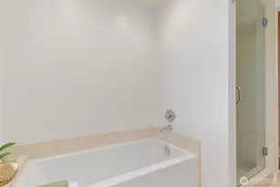 1223 Spring St, Seattle, WA 98104 - Photo 32