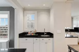 1223 Spring St, Seattle, WA 98104 - Photo 18