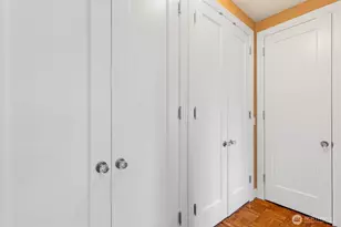 1223 Spring St, Seattle, WA 98104 - Photo 30