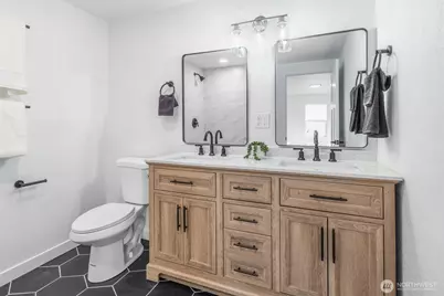 949 S Ridgewood Avenue, Tacoma, WA 98405 - Photo 14