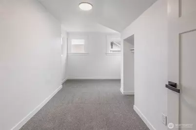 949 S Ridgewood Avenue, Tacoma, WA 98405 - Photo 18