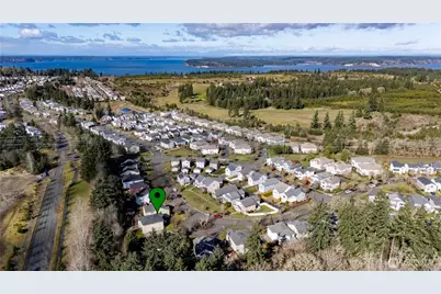 2261 Wallace Loop, DuPont, WA 98327 - Photo 2