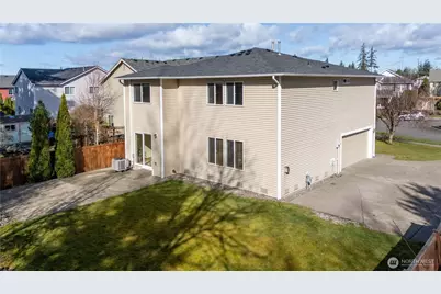 2261 Wallace Loop, DuPont, WA 98327 - Photo 40