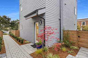 8001 25th Ave NW, Seattle, WA 98117 - Photo 2