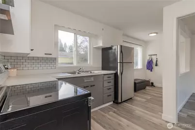 306 122nd St S, Tacoma, WA 98444 - Photo 16