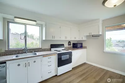 4045 29th Avenue W, Seattle, WA 98199 - Photo 12