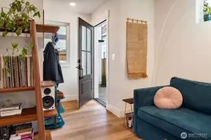 2110 N 43rd St, Seattle, WA 98103 - Photo 4