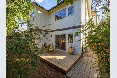 2110 N 43rd Street, Seattle, WA 98103 - Photo 24