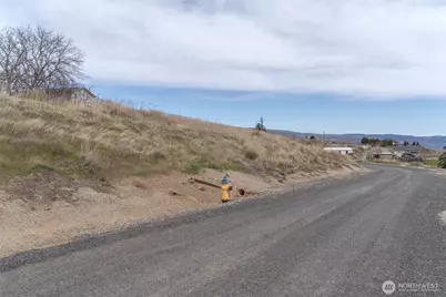 3203 10th Street SE, East Wenatchee, WA 98802 - Photo 14