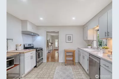 2337 NE 86th Street, Seattle, WA 98115 - Photo 8