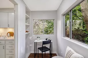 2337 NE 86th St, Seattle, WA 98115 - Photo 10