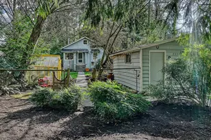 2337 NE 86th St, Seattle, WA 98115 - Photo 2