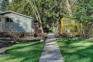 2337 NE 86th St, Seattle, WA 98115 - Photo 4