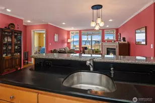 6042 Seaview Ave NW, Seattle, WA 98107 - Photo 10