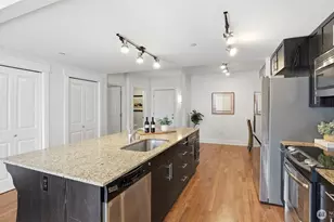 699 John St, Seattle, WA 98109 - Photo 8