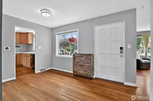 6522 38th Ave NE, Seattle, WA 98115 - Photo 4