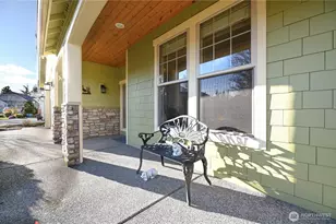 965 Chestnut Loop, Mount Vernon, WA 98274 - Photo 2