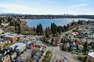 7870 Green Lake Dr N, Seattle, WA 98103 - Photo 4