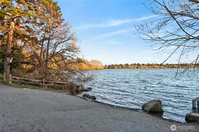 7870 Green Lake Drive N #10, Seattle, WA 98103 - Photo 24