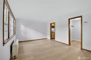 7870 Green Lake Dr N, Seattle, WA 98103 - Photo 10