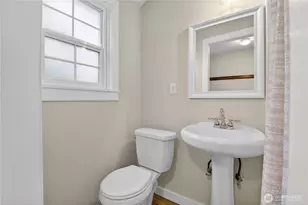 7870 Green Lake Dr N, Seattle, WA 98103 - Photo 14