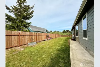 642 Weatherwax Loop NE, Ocean Shores, WA 98569 - Photo 34