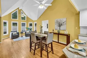 21609 NE 4th St, Sammamish, WA 98074 - Photo 14