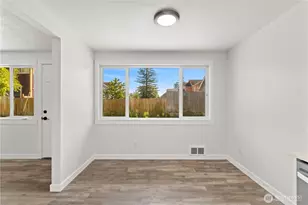 813 Woodford Ave N, Kent, WA 98031 - Photo 12