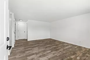 813 Woodford Ave N, Kent, WA 98031 - Photo 4