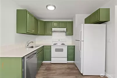 813 Woodford Avenue N, Kent, WA 98031 - Photo 10