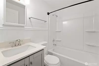 813 Woodford Avenue N, Kent, WA 98031 - Photo 16