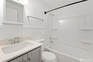 813 Woodford Ave N, Kent, WA 98031 - Photo 16