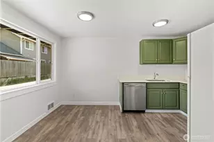 813 Woodford Ave N, Kent, WA 98031 - Photo 8