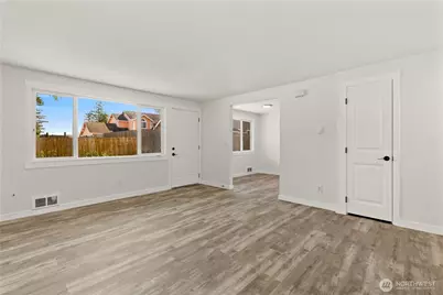 813 Woodford Avenue N, Kent, WA 98031 - Photo 6