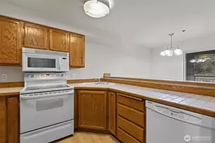 19404 Bothell Way NE, Bothell, WA 98011 - Photo 16