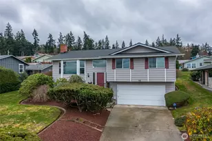 542 Dugualla Rd, Oak Harbor, WA 98277 - Photo 1