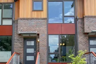 6542 32nd Ave NE, Seattle, WA 98115 - Photo 2