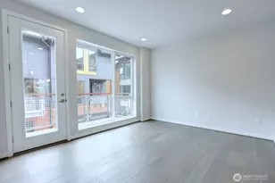 6542 32nd Ave NE, Seattle, WA 98115 - Photo 8