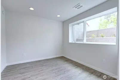 6542 32nd Avenue NE #B, Seattle, WA 98115 - Photo 16