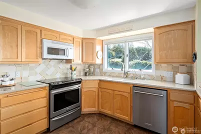 1505 West Beach Road, Oak Harbor, WA 98277 - Photo 10