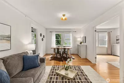 4725 15th Avenue NE #22, Seattle, WA 98105 - Photo 2