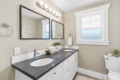 1203 N 2nd Street, Renton, WA 98057 - Photo 8